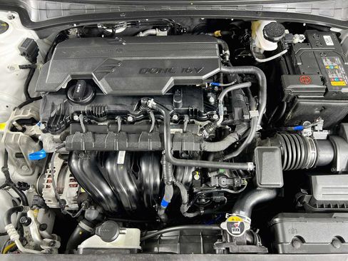 Certified 2025 Hyundai Elantra Sport FWD image 29
