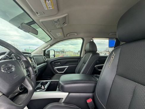 Used 2018 Nissan Titan PRO-4X w/ Pro-4x Utility Package image 12