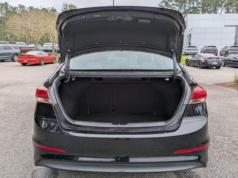 Used 2017 Hyundai Elantra SE image 6