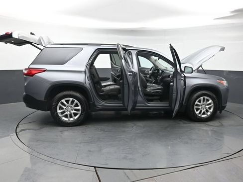 Used 2021 Chevrolet Traverse LT AWD/4WD image 50