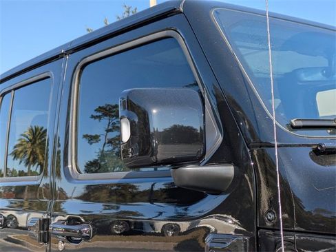 Used 2022 Jeep Gladiator Overland image 13