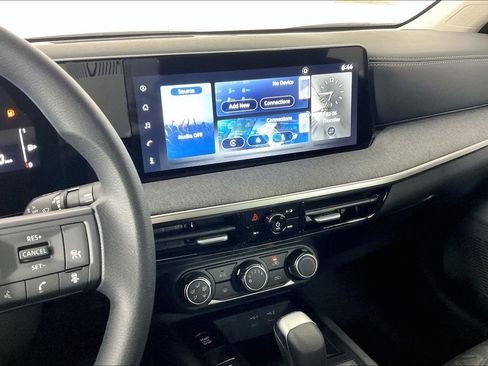 Used 2025 Nissan Kicks SV image 10