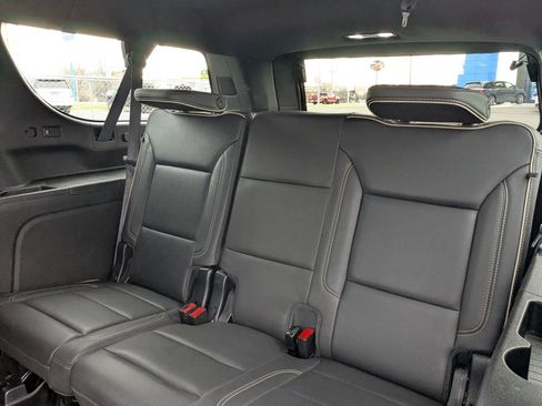Used 2023 Chevrolet Suburban Premier image 30
