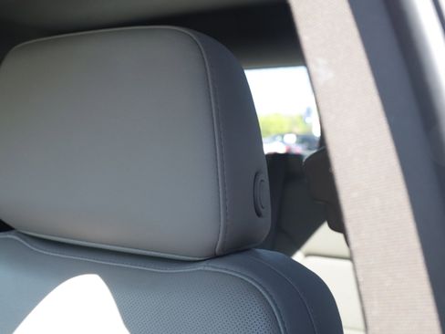 Used 2025 GMC Sierra 1500 SLT image 26