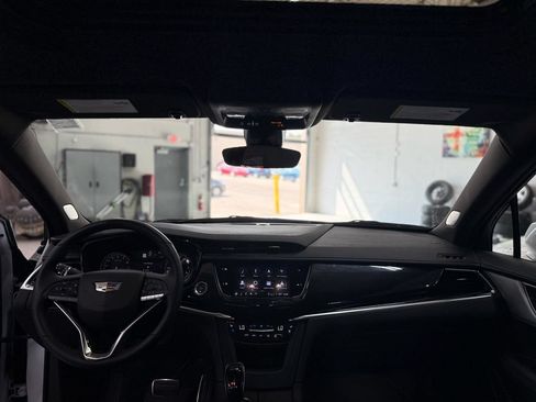 Used 2025 Cadillac XT6 Sport w/ LPO, Floor Liner Package AWD/4WD image 16