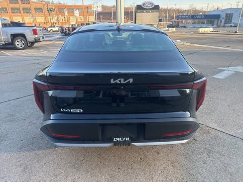 New 2025 Kia K4 LXS image 6