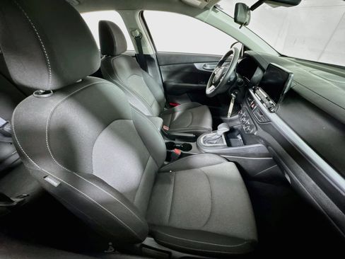 Used 2023 Kia Forte LXS w/ LXS Technology Package FWD image 25