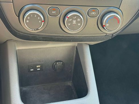 Used 2017 Kia Forte LX FWD image 25