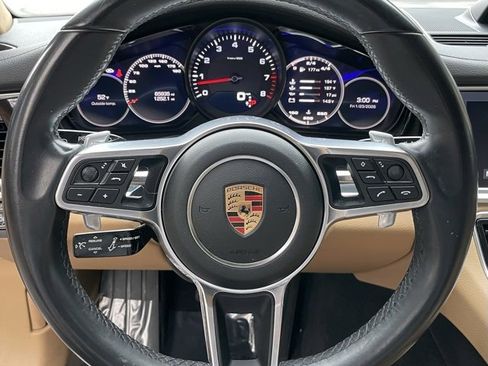 Used 2019 Porsche Panamera image 21