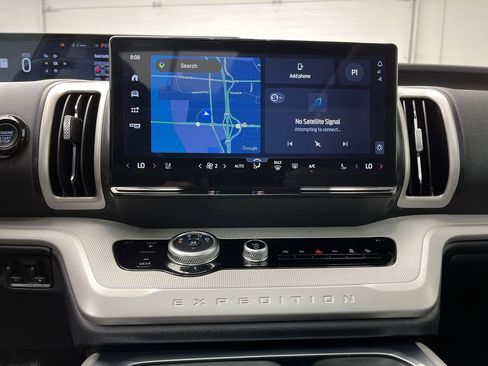 Used 2025 Ford Expedition Active AWD/4WD image 21