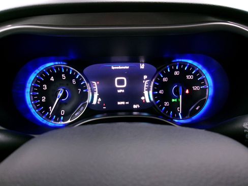 Used 2024 Chrysler Pacifica Touring-L FWD image 7