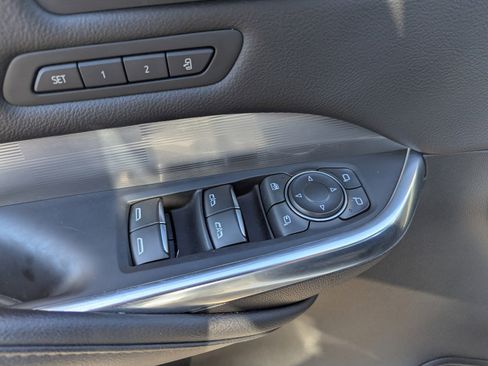 Certified 2024 Cadillac XT4 Premium Luxury image 30