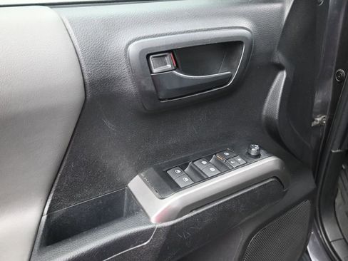 Used 2023 Toyota Tacoma SR5 w/ Technology Package AWD/4WD image 6