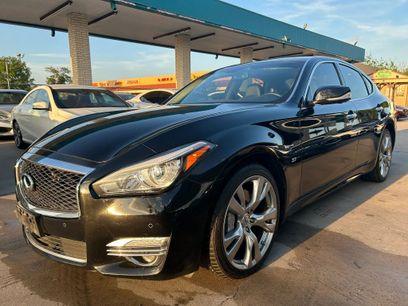 Used 2015 INFINITI Q70 3.7 w/ Deluxe Touring Package