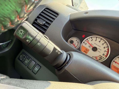 Used 2012 Nissan Frontier PRO-4X AWD/4WD image 30