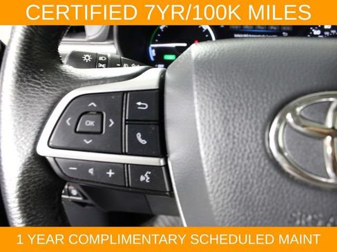 Used 2025 Toyota Sienna XLE FWD image 22