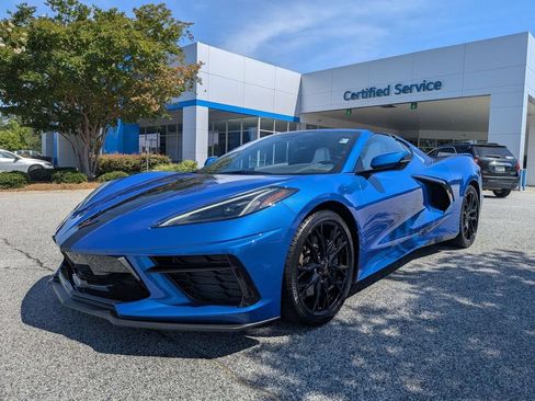 Used 2023 Chevrolet Corvette Stingray Coupe w/ Z51 Performance Package RWD image 3
