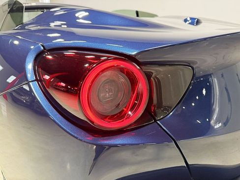 Used 2019 Ferrari Portofino image 15