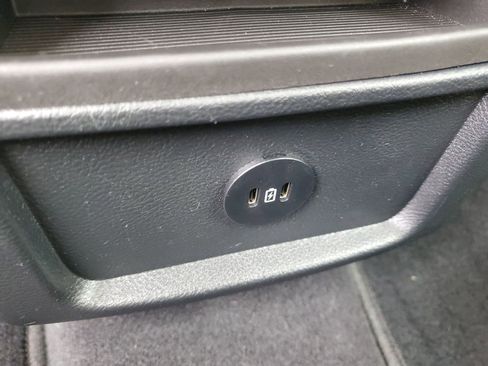 Certified 2024 Ford Edge SE image 11