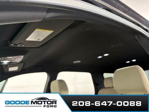 Used 2023 Chevrolet Traverse LT AWD/4WD image 18
