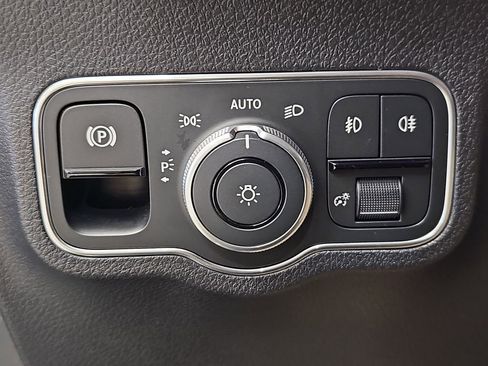 Used 2026 Mercedes-Benz GLB 250 4MATIC image 29