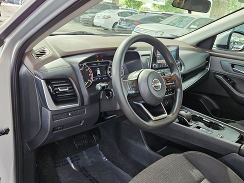 Used 2022 Nissan Rogue SV FWD image 10