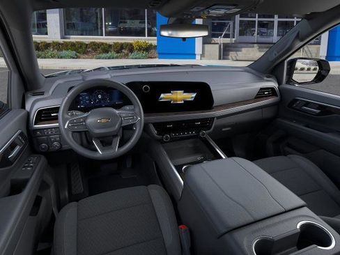 New 2026 Chevrolet Suburban LS image 15