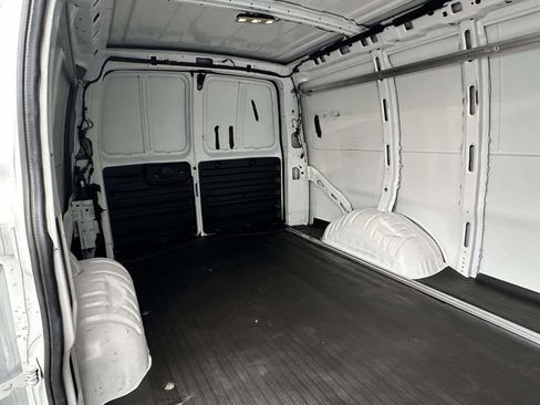 Used 2023 Chevrolet Express 2500 w/ Driver Convenience Package image 20