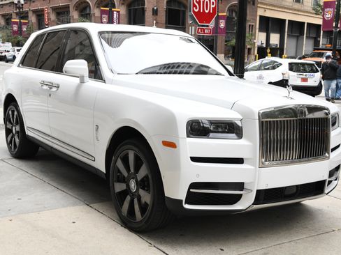 Used 2023 Rolls-Royce Cullinan w/ Cullinan Package image 3