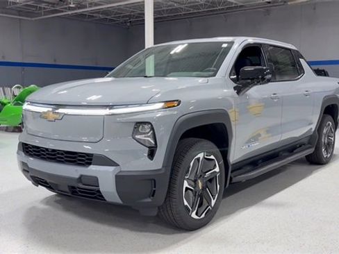 New 2026 Chevrolet Silverado EV LT image 15