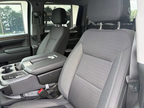Used 2023 Chevrolet Silverado 1500 LT AWD/4WD image 3