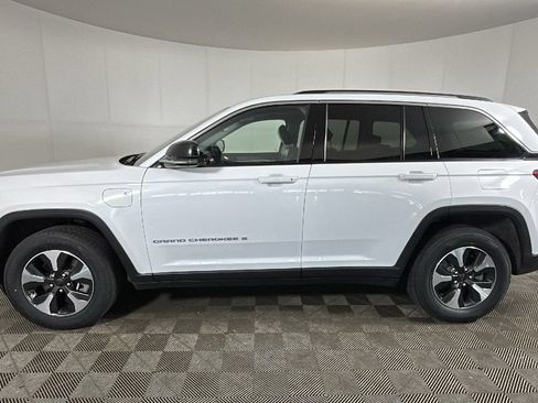 Used 2023 Jeep Grand Cherokee 4WD 4xe w/ Luxury Tech Group II image 6