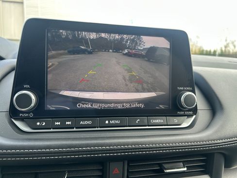 Certified 2024 Nissan Rogue SV image 23