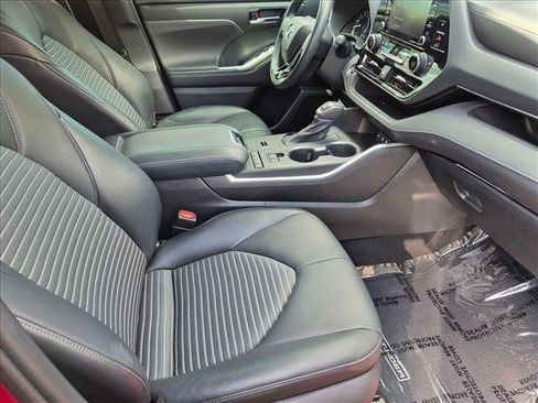 Used 2021 Toyota Highlander XSE FWD image 20