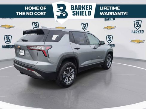 Used 2026 Chevrolet Equinox LT w/ Safety and Technology Package FWD image 8