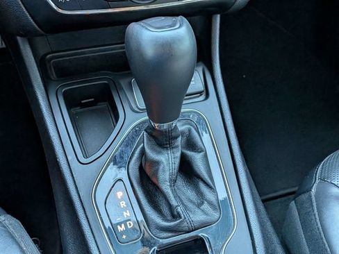 Used 2020 Jeep Cherokee Limited FWD image 23