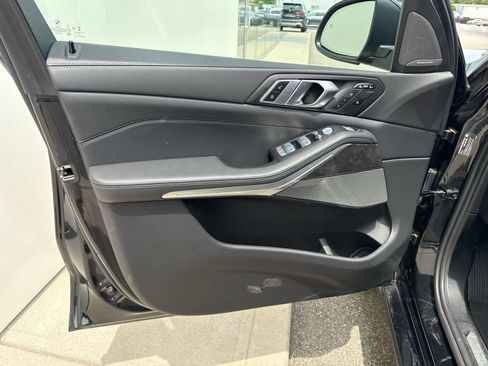 Certified 2023 BMW X7 xDrive40i w/ Premium Package image 13