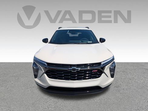 New 2026 Chevrolet Trax RS w/ Sunroof Package image 28