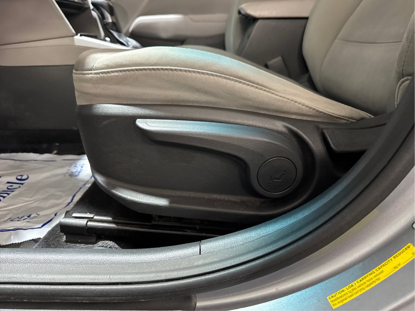 Used 2017 Hyundai Elantra SE FWD image 18