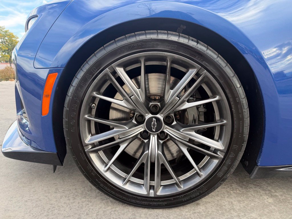 Used 2022 Chevrolet Camaro ZL1 RWD image 30