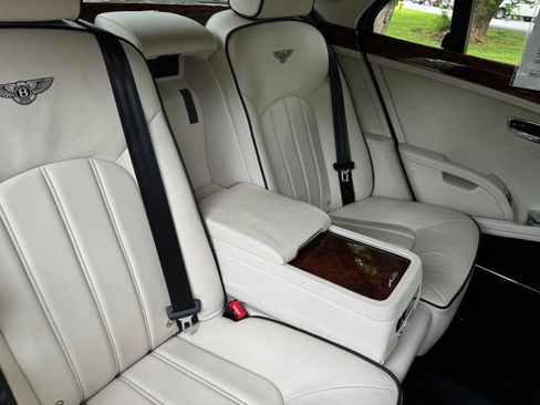 Used 2013 Bentley Mulsanne w/ Rear Entertainment Pkg image 49
