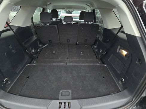 Used 2025 Ford Explorer Active image 10