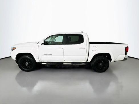 Used 2020 Toyota Tacoma SR5 RWD image 4