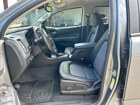 Used 2019 Chevrolet Colorado Z71 AWD/4WD image 17