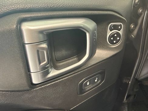Used 2020 Jeep Wrangler Unlimited Sahara AWD/4WD image 20