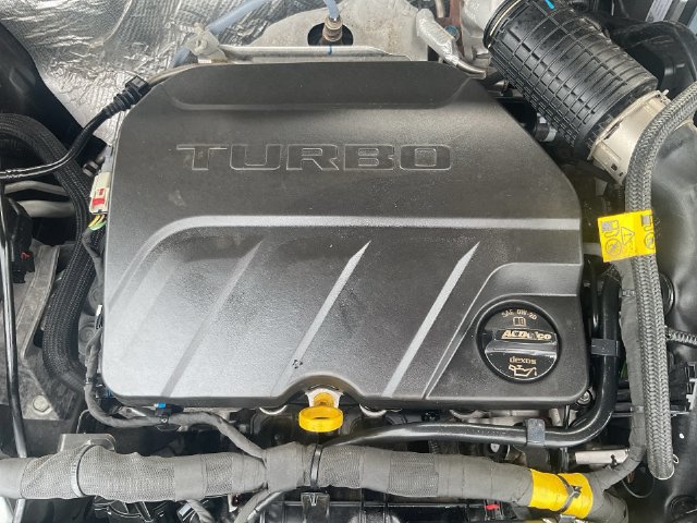 Certified 2025 Chevrolet Trax RS w/ Sunroof Package FWD image 31