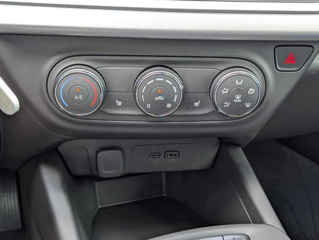 New 2026 Chevrolet Trax LS w/ LS Convenience Package FWD image 20