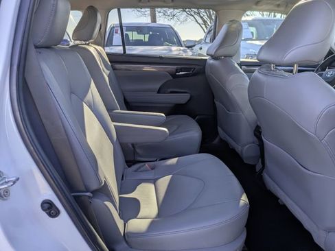 Used 2022 Toyota Highlander Limited image 33