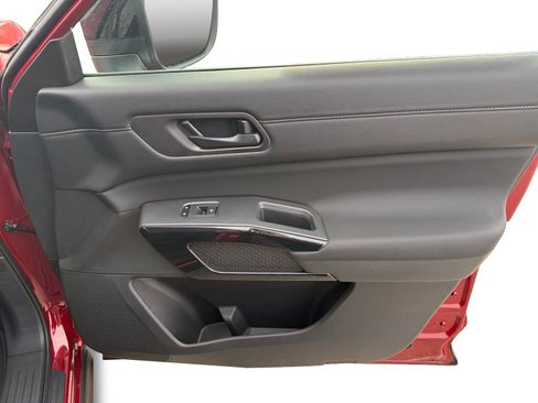 Used 2026 Nissan Pathfinder SV AWD/4WD image 15