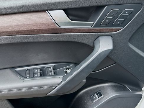 Used 2021 Audi Q5 Premium Plus w/ Premium Plus Package image 22